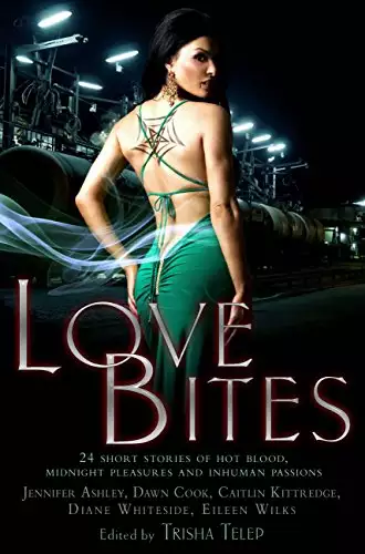 Love Bites: The Mammoth Book of Vampire Romance 2